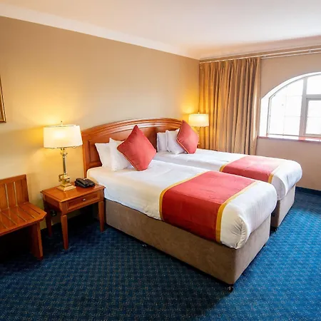 Towers & Leisure Centre 4* Кілларні