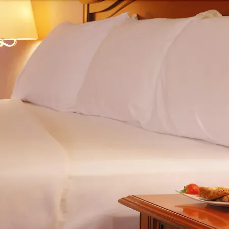 Towers & Leisure Centre Отель Килларни