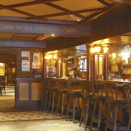 Towers & Leisure Centre 4* Killarney