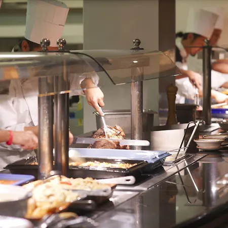 Towers & Leisure Centre 4*