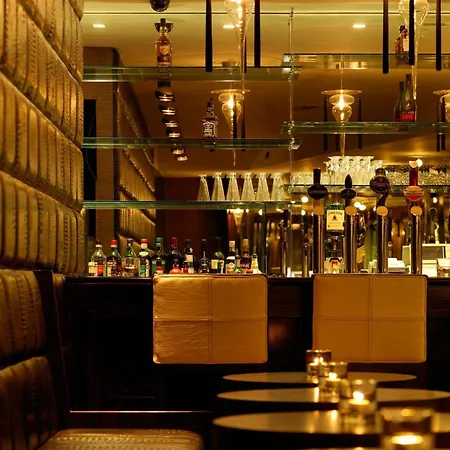 Towers & Leisure Centre Отель 4*