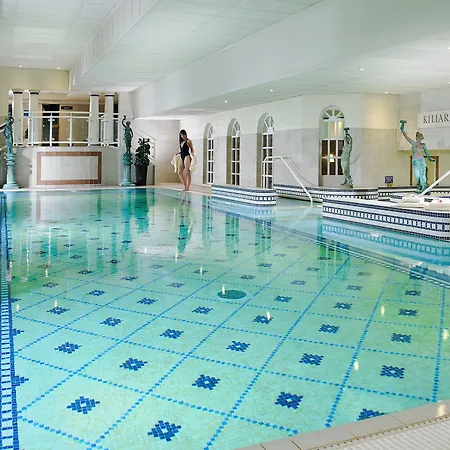 Towers & Leisure Centre 4*