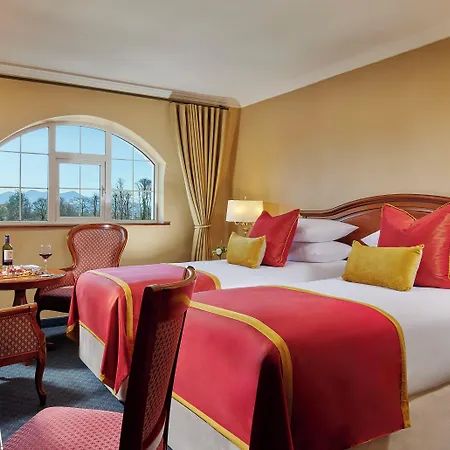 Towers & Leisure Centre 4*