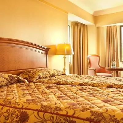 Towers & Leisure Centre Отель 4*