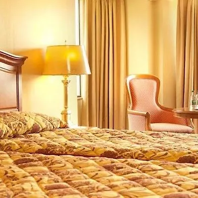 Towers & Leisure Centre Килларни