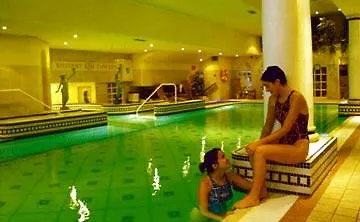 Towers & Leisure Centre 4*