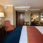 Towers & Leisure Centre Hotel