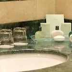 Towers & Leisure Centre Hotel 4*