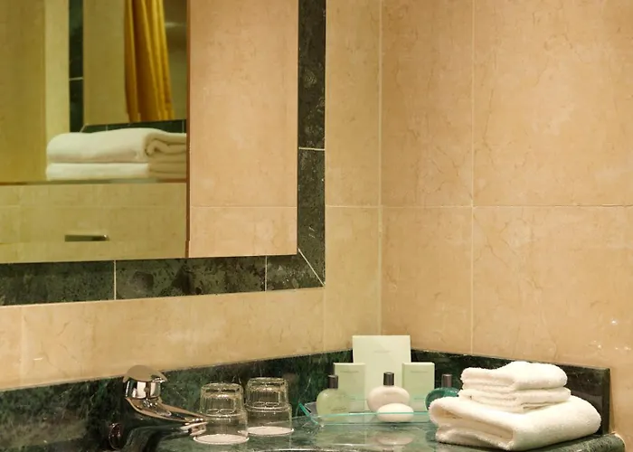 Towers & Leisure Centre 4* Кілларні