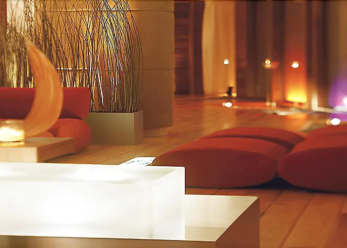 Towers & Leisure Centre Готель