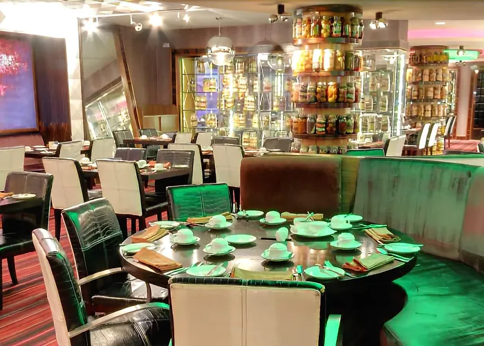 Towers & Leisure Centre Готель Кілларні