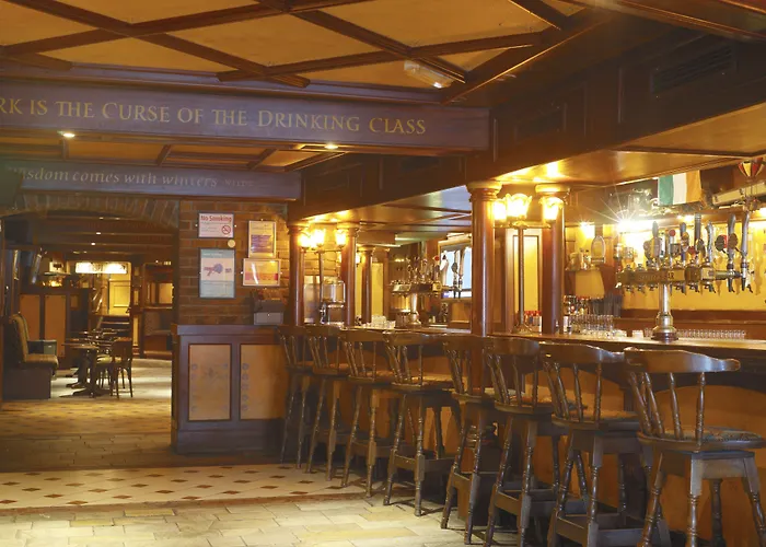 Towers & Leisure Centre 4* Кілларні