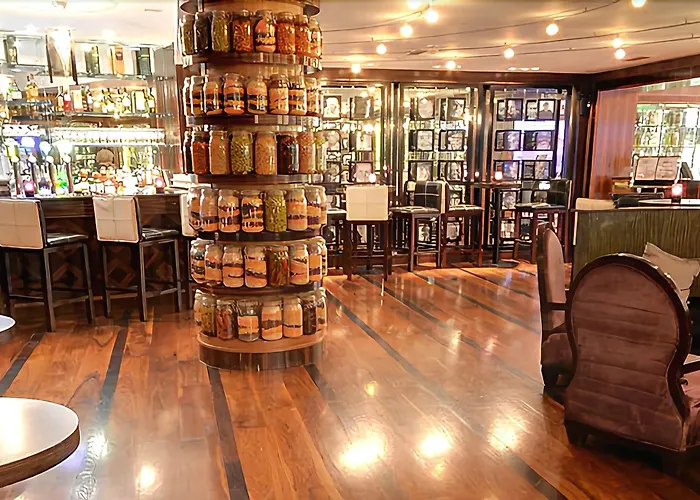 Towers & Leisure Centre Готель Кілларні