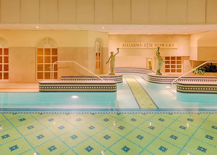 Towers & Leisure Centre Готель 4*