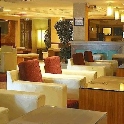 Towers & Leisure Centre Готель 4*